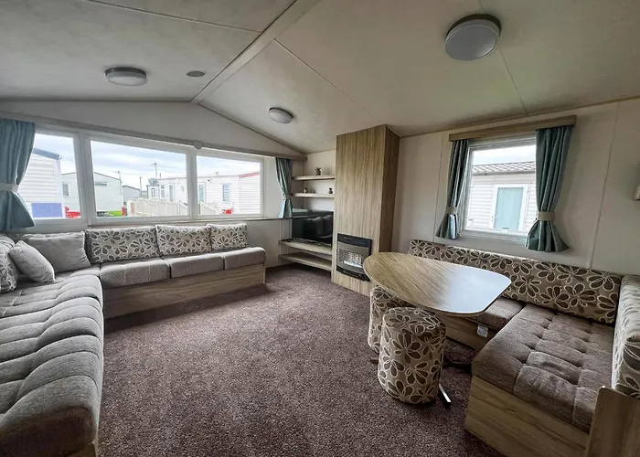 Lovely 6 Berth Caravan For Hire At Barmston Beach Holiday Park Ref 62062Hc